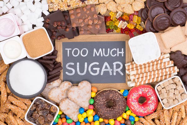 Zucker ist nahezu überall drin. Der Verzicht auf Fertigprodukte ist der beste Weg zu einer zuckerarmen Ernährung.